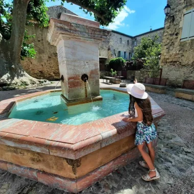 fontaine place de la république Caunes